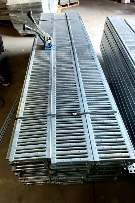 Rigole metalice cu diferite dimensiuni