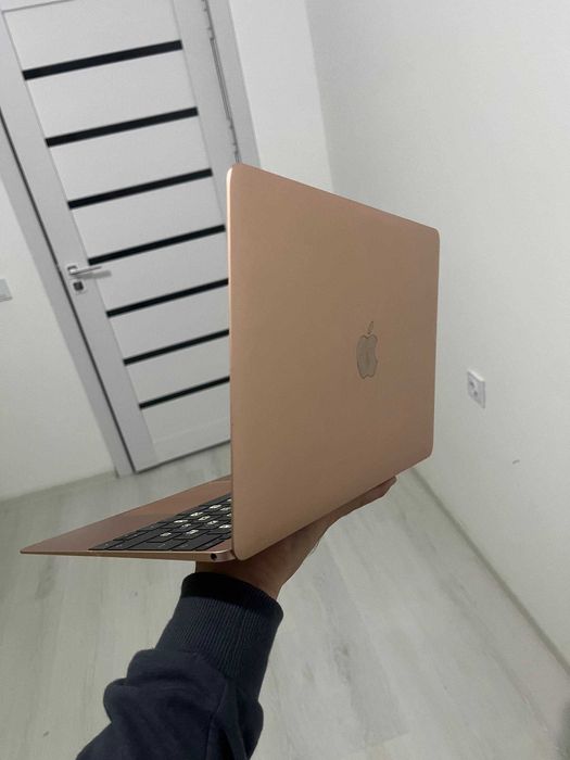 Продается MacBook (air) Retina 12" (2017) — идеальное состояние!
