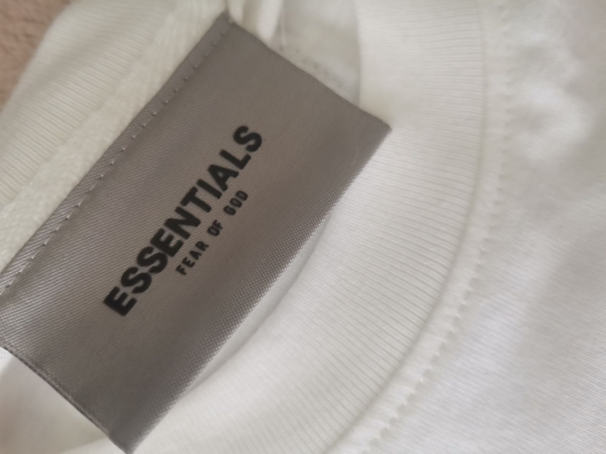 Essentials тениска