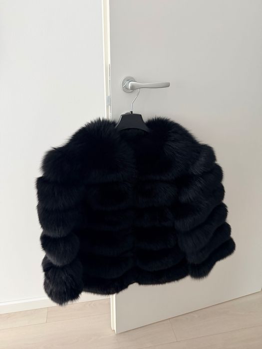 Vând haina de blană naturală marimea M