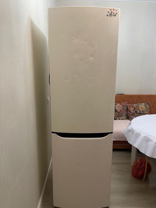 Продам холодильник