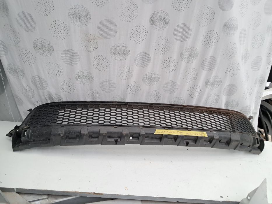 Грил решетка броня Renault Trafik 2018/24г