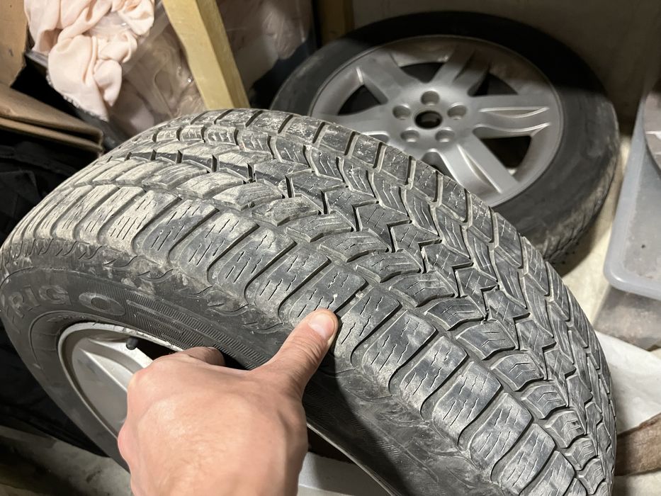 225/55 R17 Гуми с оригинални алюминеви джанти Renault Espase 2011г