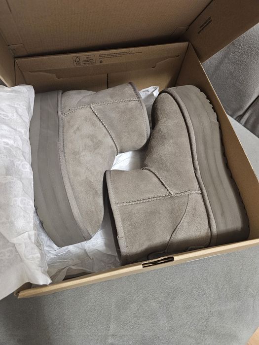 Ghete bocanci UGG Classic MINI Platform originali w marime 38