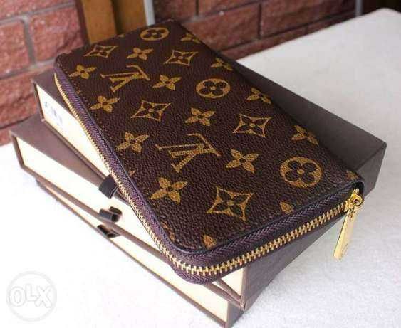 În stoc Portofel Louis Vuitton piele naturală