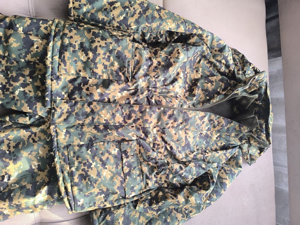 Продам комуфляж зимний.
