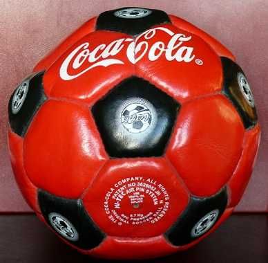 Колекционни неща на Кока Кола / Coca Cola - значки, чаши и др.