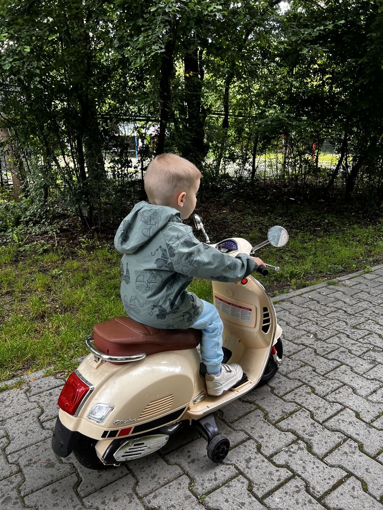 Детски скутер Vespa / Детски мотор Vespa