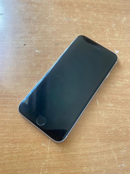 Продаю Iphone 8.