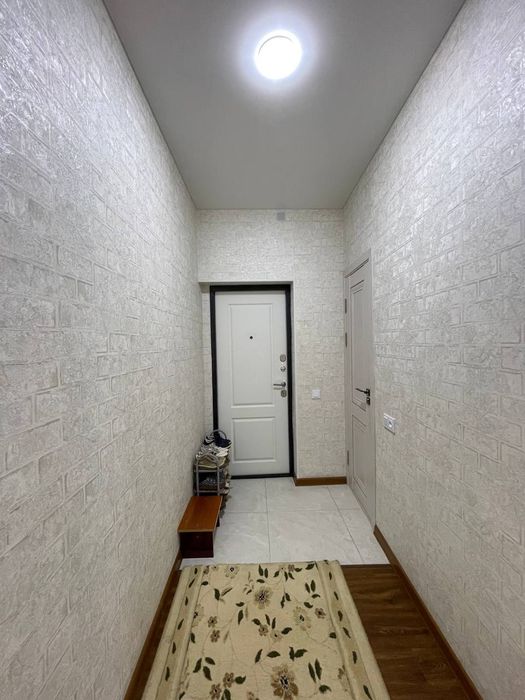 Kv sotiladi shayxontohur oqtepa mikrorayon 1 xona 4 etajli dom 2 qavat