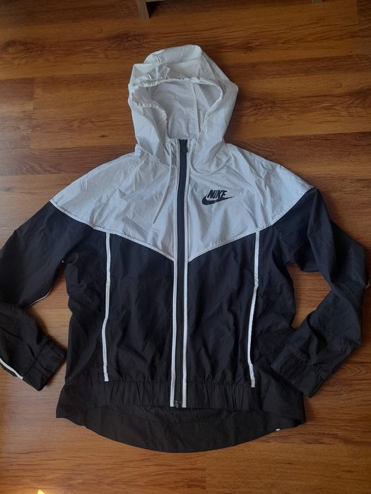 Nike дамско яке M размер.
