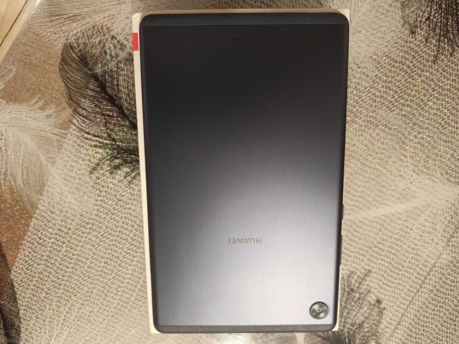 Таблет HUAWEI MatePad T8 (работи отлично, запазен)