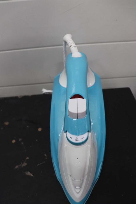 Парна ютия Russell Hobbs Light & Easy Brights, парен, 2400W, ПРОМОЦИЯ!