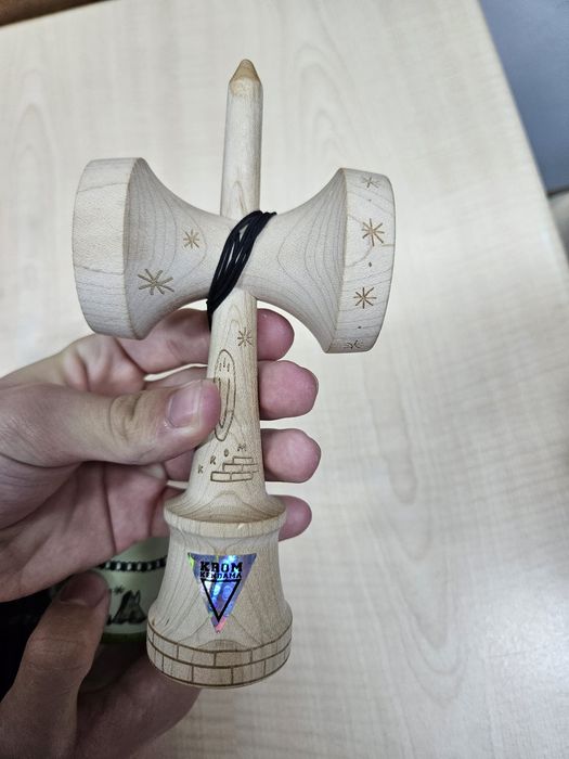 Kendama krom Magnolia
