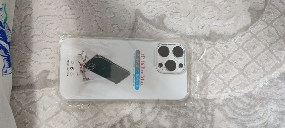 Продам чехол на айфон 16 плюс мах