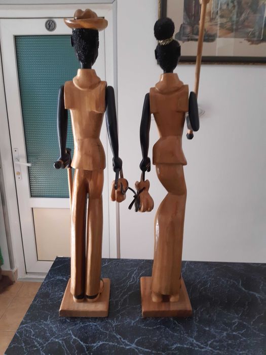 Cuplu statuete artizanale din lemn, inalte 71cm