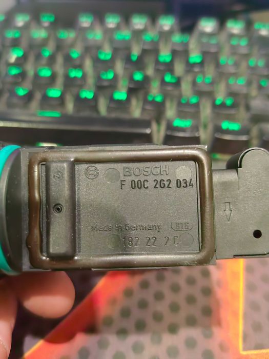 Дебитомер BOSCH (OE: 06A906461)