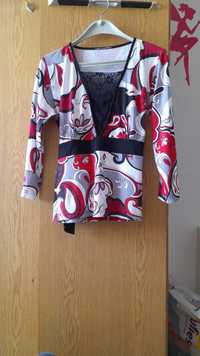 Дамска  блуза   , размер  М  ,  цена 8 лева
