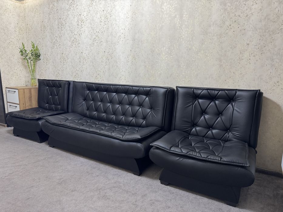 Срочно продается раскладной диван с креслом кож зам отличном состояние