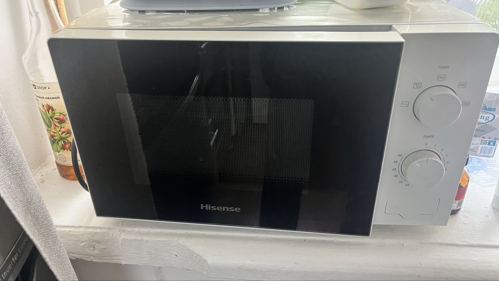 Микроволновая печь Hisense H20MOWP1 белый