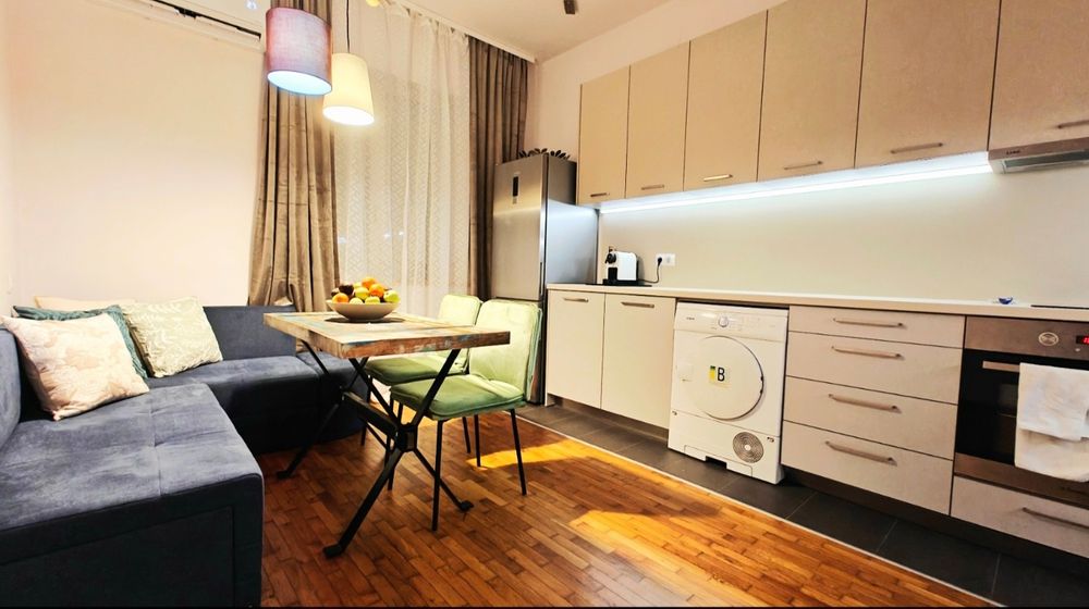 Тристаен апартамент в Пловдив център до къпана бизнес  Airbnb
