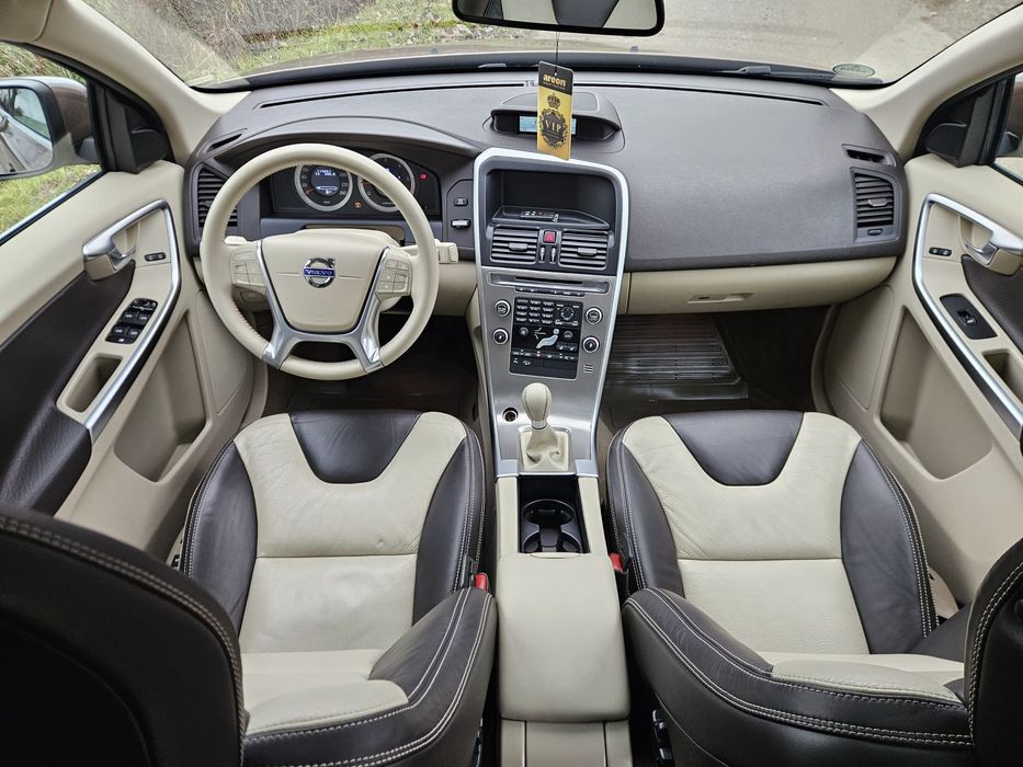 Volvo xc60           .