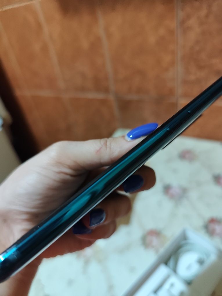 Vând telefon Xiaomi Redmi Note 8 Pro