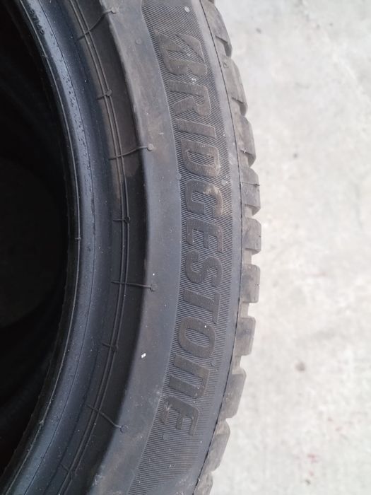 Vând set cauciucuri 2024 Bridgestone 215 50 R 17 a
