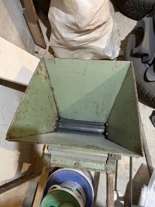 мелачка за грозде