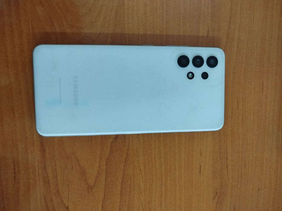 A 32 sotiladi srochno narxi  700 min holati idial