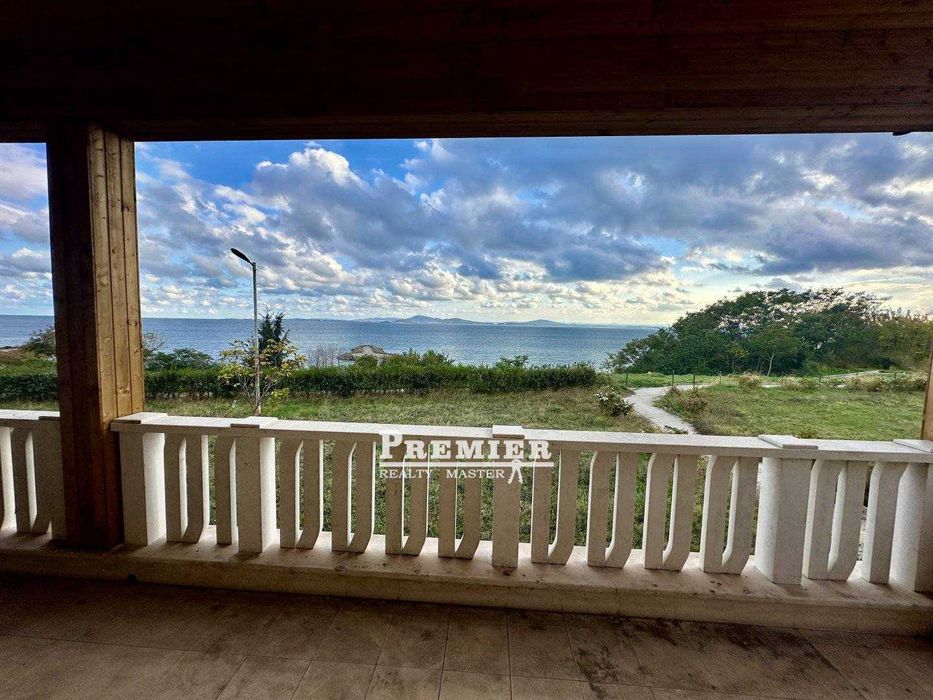 Апартамент на морския бряг в престижния квартал Сарафово