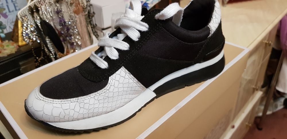 Adidasi Michael Kors Usa /36