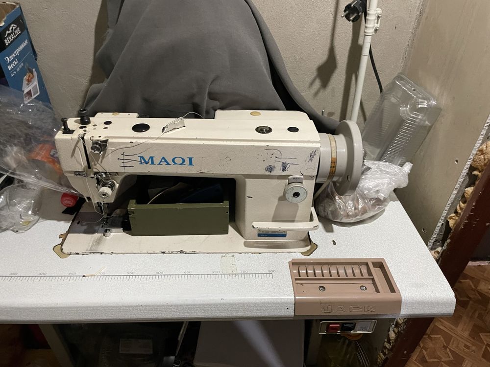 Швейные машинка Maqi