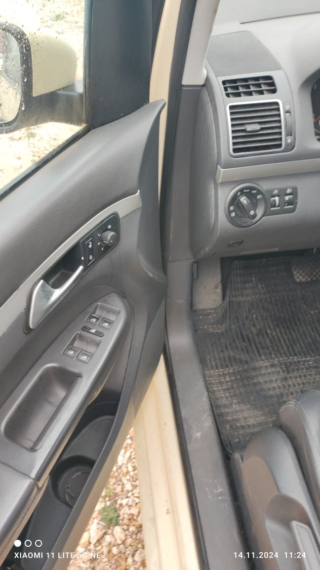 VW TOURAN 2.0 TDI-  DSG  2014г. На части
