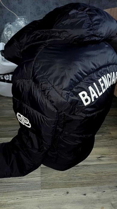 Уникално яке Balenciaga