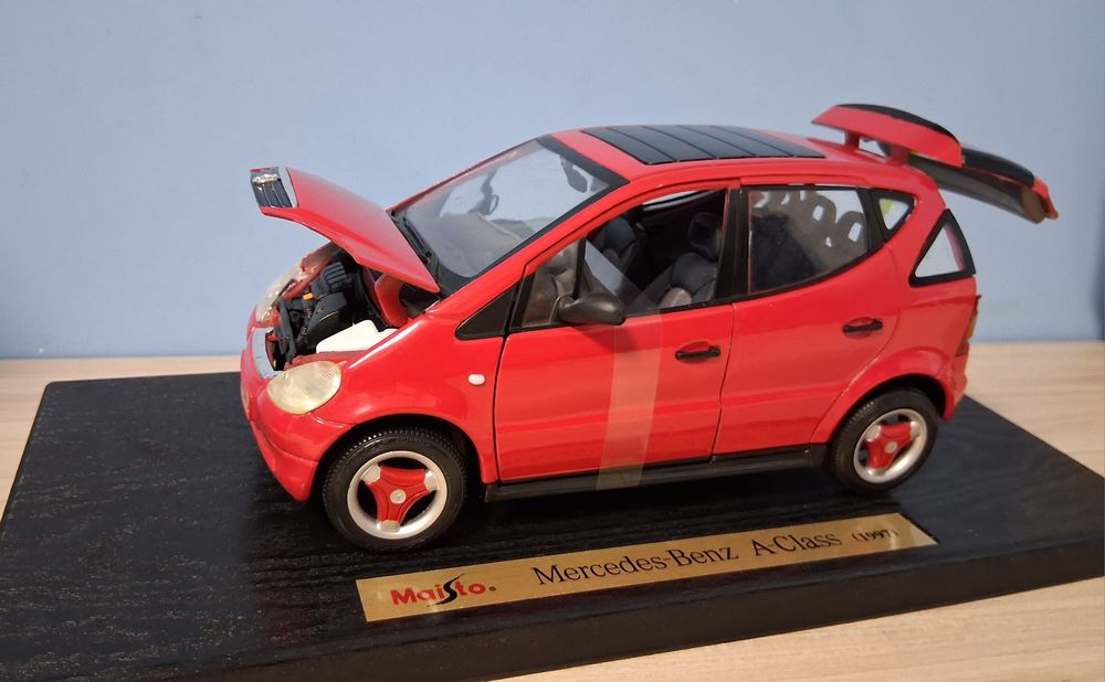 Mercedes-benz A class 1:18 Maisto