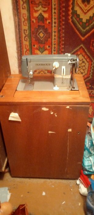 Продам гармошку,ручную швейную машинку,ножную швейную машинку