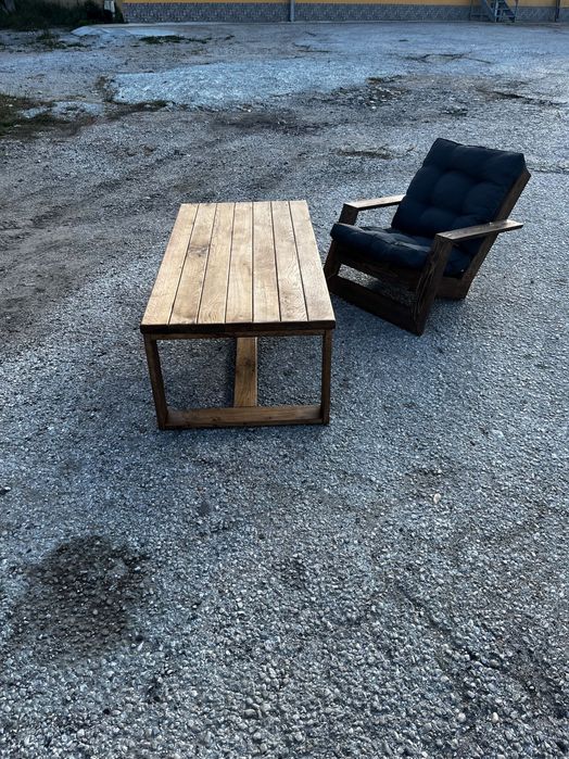 Маса за кафе масивен дъб