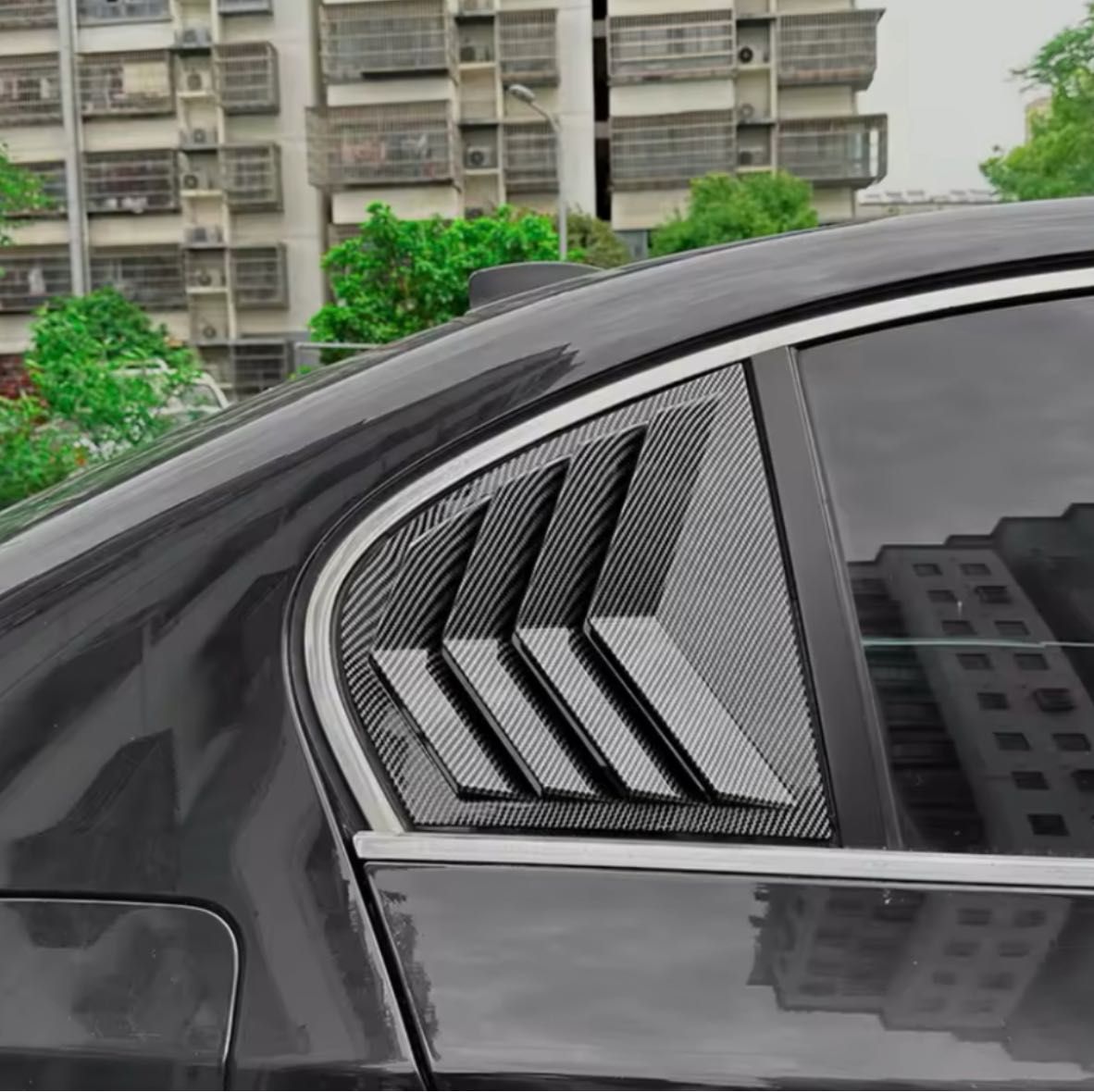Тунинг добавка за задни странични стъкла BMW E60 – карбон
