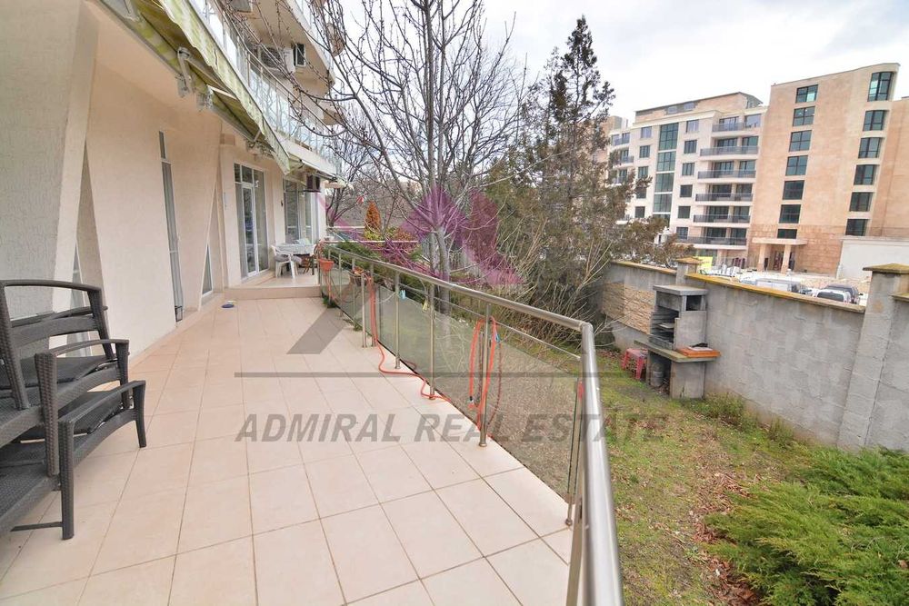 Атрактивен-многостаен-Ален Мак