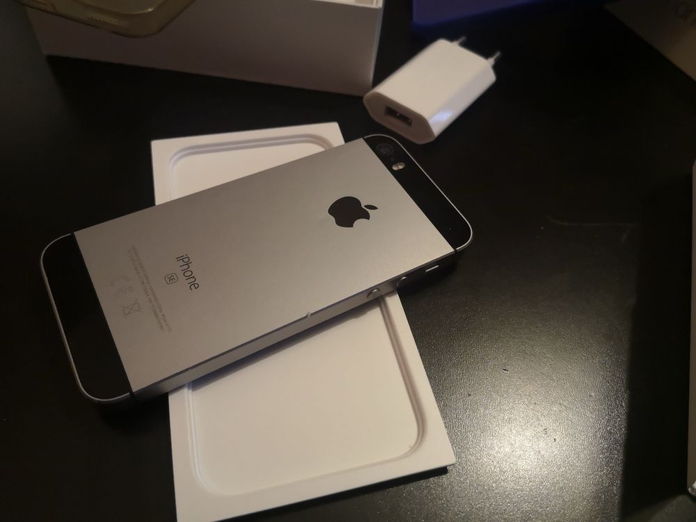 iphone SE първа генерация