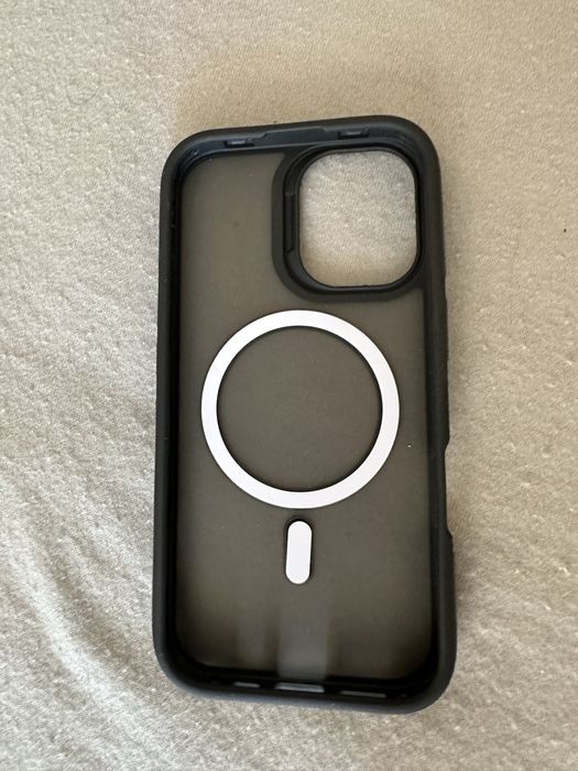 Качествен нов калъф за iPhone 16