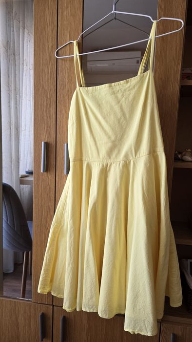 Жълта ленена рокля