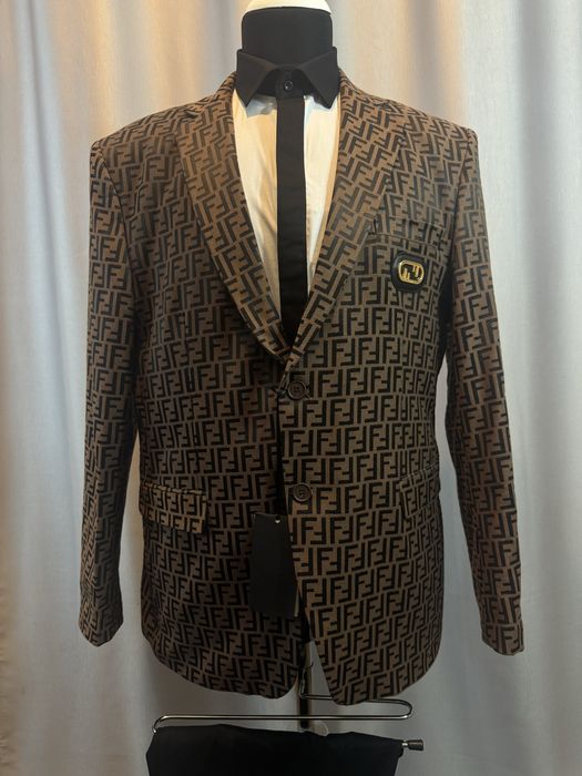 Costum elegant Fendi