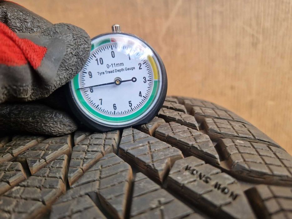 2 Pirelli R18 225/55
Зимни гуми 
DOT2223