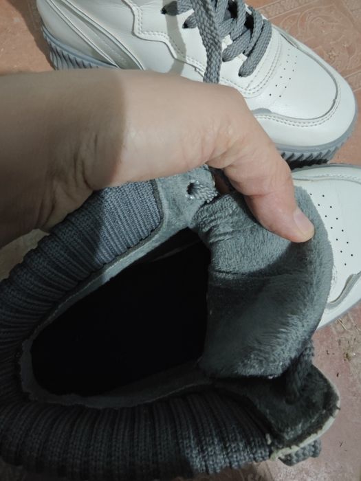 Oyoqkiyim 2 3 marta kiyilgan