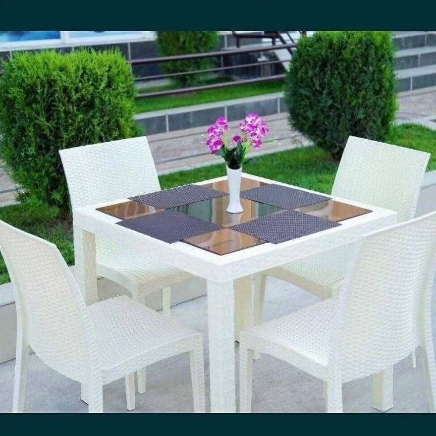 Plastmassa пластиковые столы и стулья
