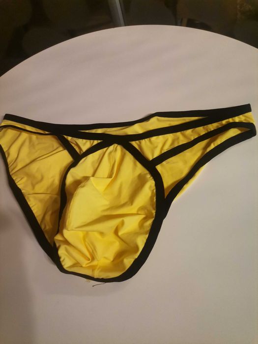 Vand chilot sexy pentru bărbați