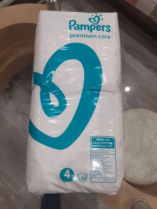 Продавам 1 пакет памперси Pampers 4