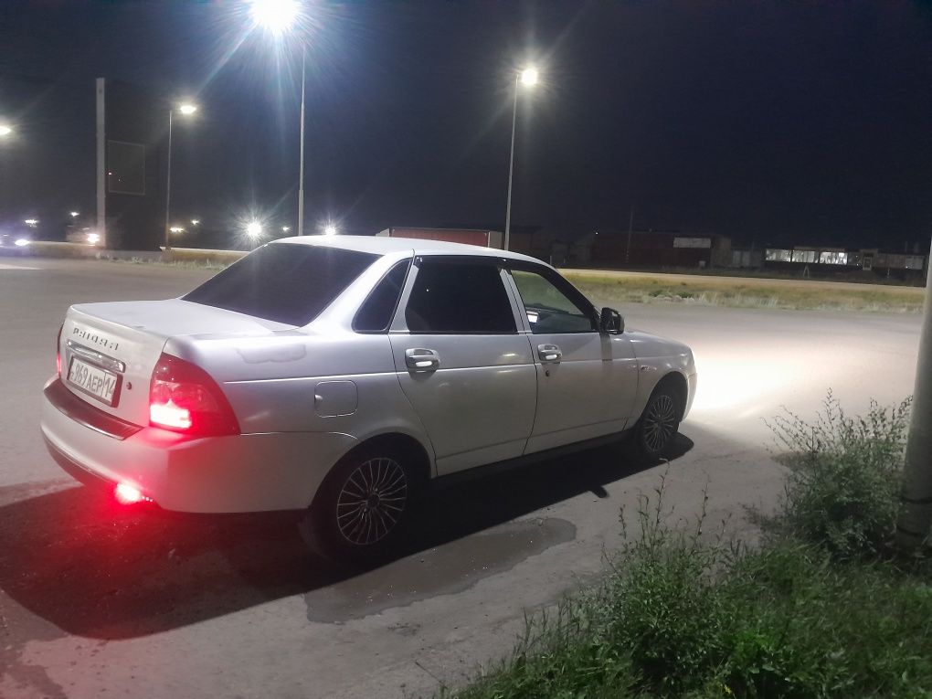 Продам Приору 2 полу люкс